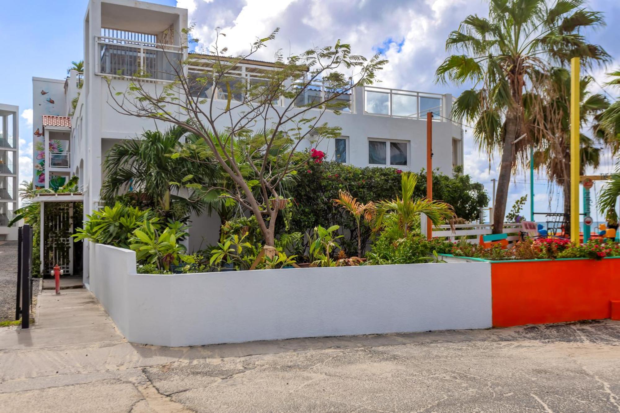 Maho Beach House - Grand Studio - Oceanview Suite Exterior photo